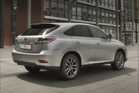 20 LAT HYBRYDY W LEXUSIE RX. KOMFORTOWY SUV Z OSZCZĘDNYM I NIEZAWODNYM NAPĘDEM