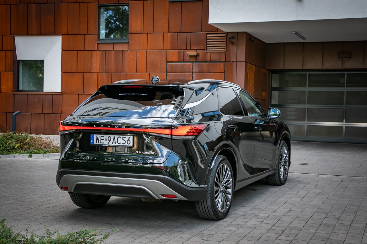 LEXUS Z REKORDOWĄ SPRZEDAŻĄ W EUROPIE. 90% TO AUTA ZELEKTRYFIKOWANE