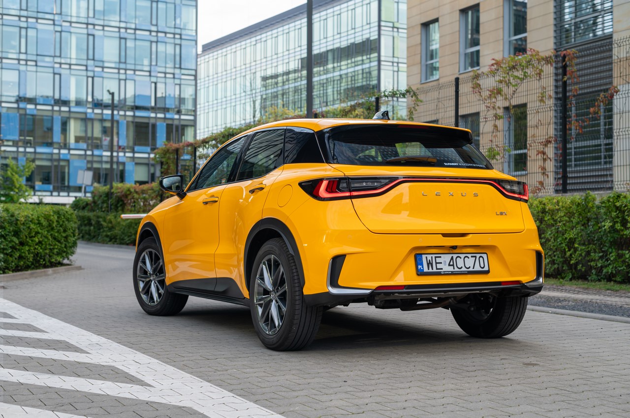 40-PROCENTOWY WZROST LICZBY REJESTRACJI AUT LEXUSA. LBX ZDOMINOWAŁ SWÓJ SEGMENT