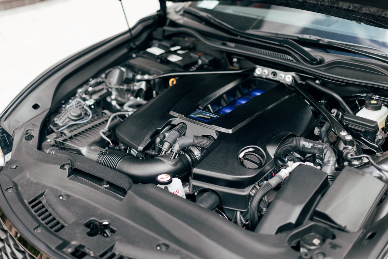 LEXUS RC SKOŃCZYŁ 10 LAT. PIERWSZE COUPE Z NAPĘDEM HYBRYDOWYM I WERSJA RC F Z SILNIKIEM V8 