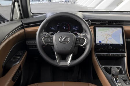 LEXUS ZDOBYWA DWIE NAGRODY W SCOTTISH CAR OF THE YEAR AWARDS