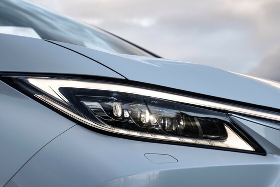 LEXUS LM ODMIENIŁ KOMFORT PODRÓŻY DLA PASAŻERÓW VIP