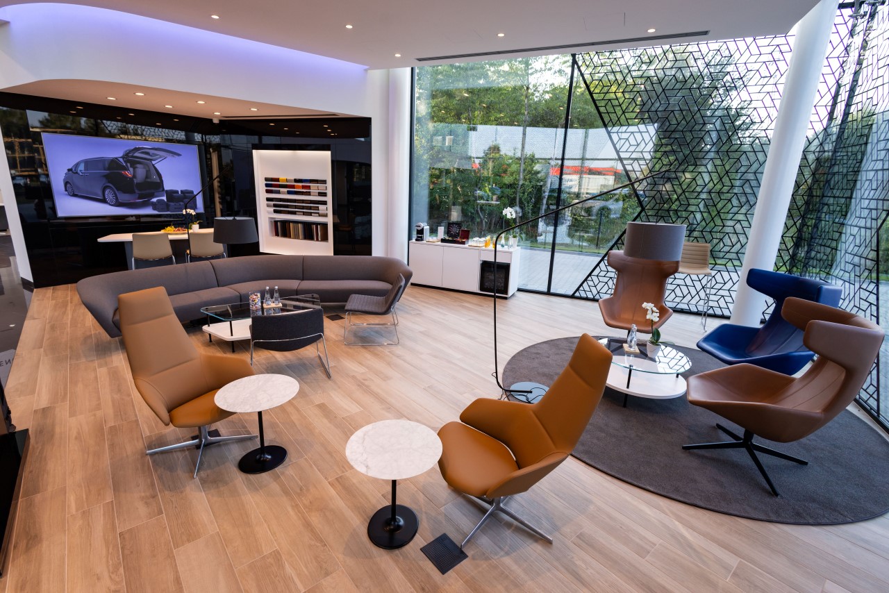 LEXUS NAJLEPIEJ OCENIANĄ MARKĄ MOTORYZACYJNĄ. SPRAWDZONO PONAD 8 MILIONÓW OPINII W GOOGLE