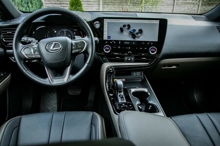 CORAZ WIĘCEJ KLIENTÓW LEXUSA FINANSUJE AUTO W KINTO ONE. NX NAJPOPULARNIEJSZYM MODELEM 