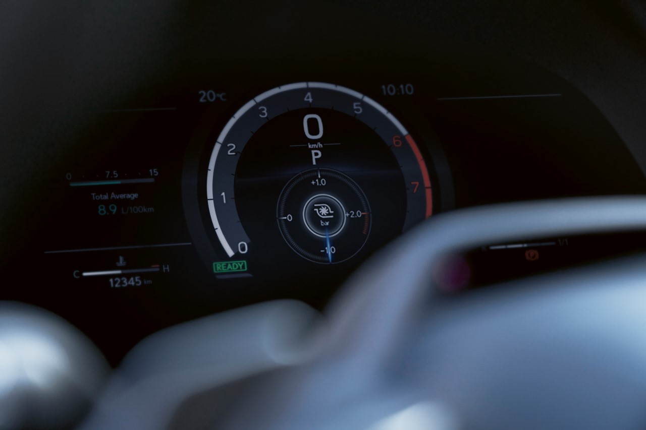 LEXUS RX Z 2025 ROKU MODELOWEGO Z LEPSZYM WYPOSAŻENIEM I JESZCZE LEPIEJ WYCISZONYM WNĘTRZEM