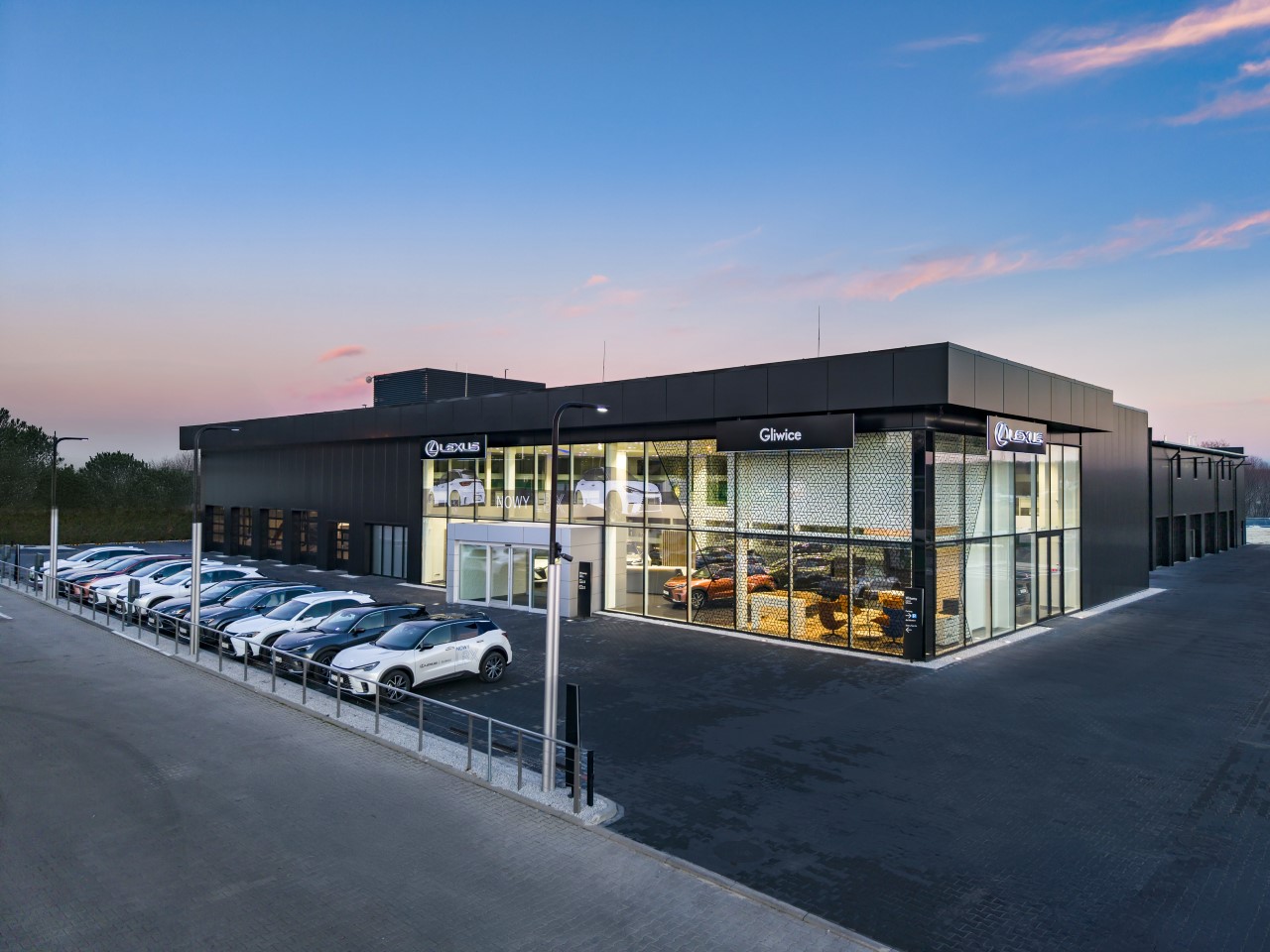 LEXUS POSZERZA POLSKĄ SIEĆ SPRZEDAŻY. NOWY SALON W GLIWICACH