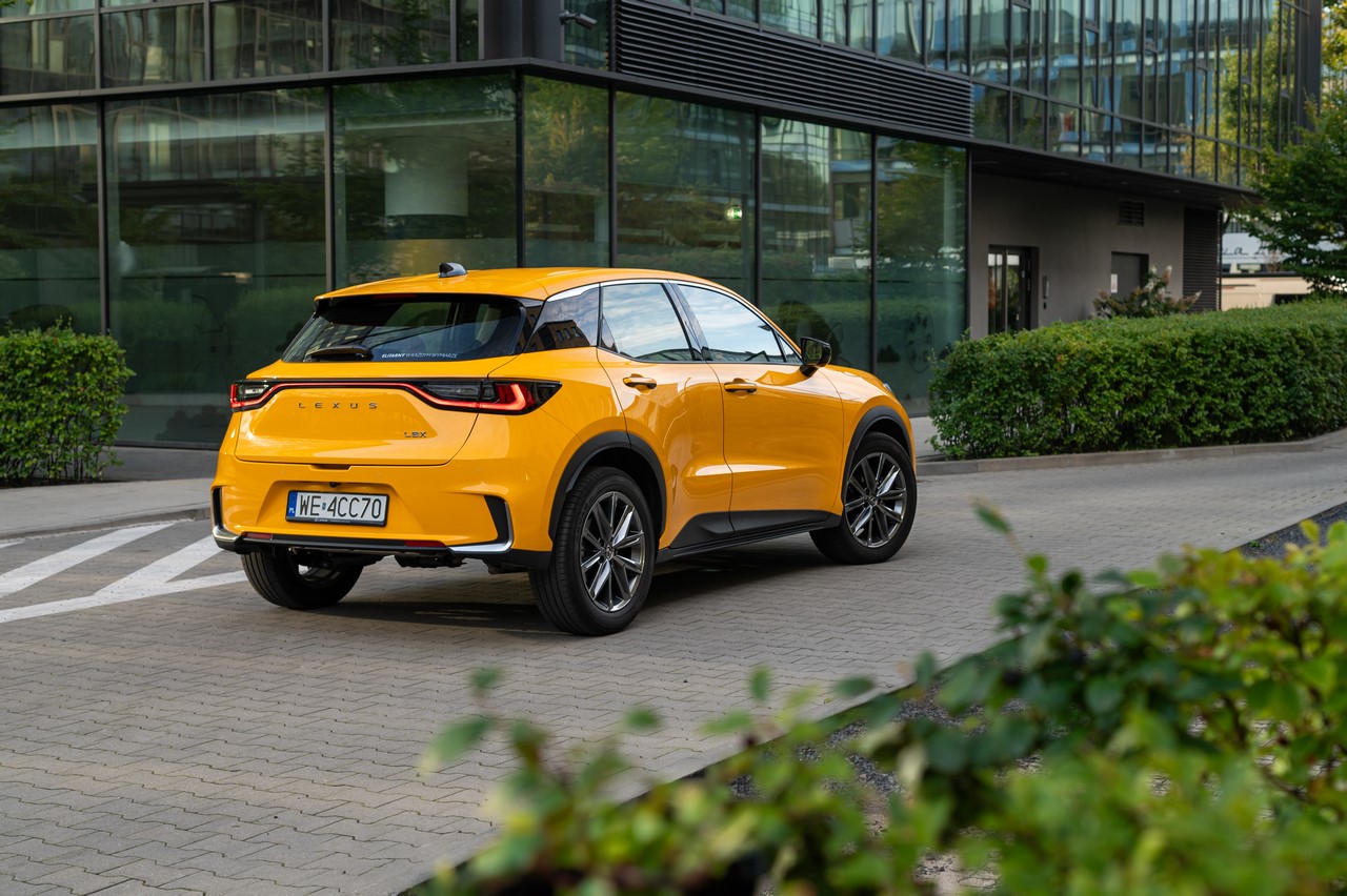 OSTATNIE LEXUSY Z 2024 ROKU PRODUKCJI W OBNIŻONYCH CENACH. KORZYŚĆ DLA KLIENTA NAWET DO 100 000 ZŁ