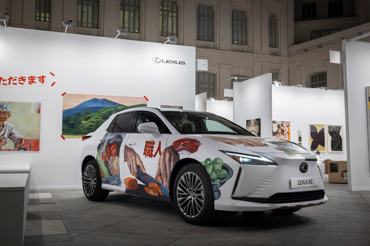 ELEKTRYCZNY LEXUS RZ JAKO DZIEŁO SZTUKI. WYJĄTKOWY EGZEMPLARZ STWORZONY NA 20. EDYCJĘ ART MADRID