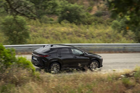 Lexus RZ 2025