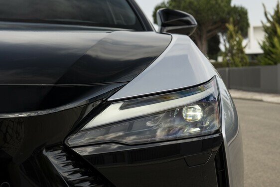 Lexus RZ 2025