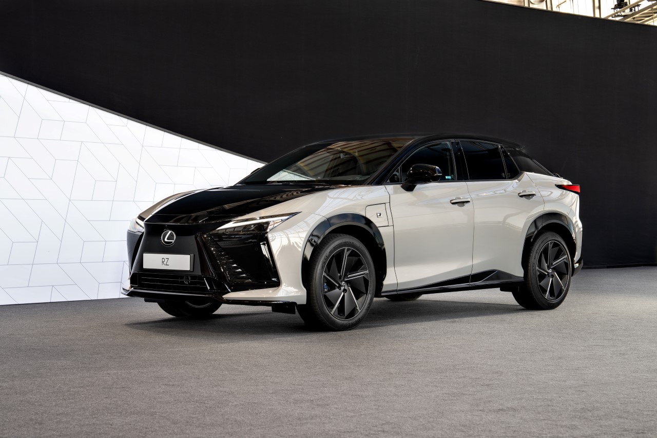 LEXUS LIDEREM INNOWACYJNYCH TECHNOLOGII W SAMOCHODACH ELEKTRYCZNYCH. DEBIUT NOWYCH ROZWIĄZAŃ I MODELI
