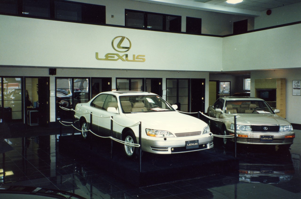 35 LAT LEXUSA W KANADZIE. WAŻNY RYNEK DLA MARKI I PIERWSZA FABRYKA POZA JAPONIĄ