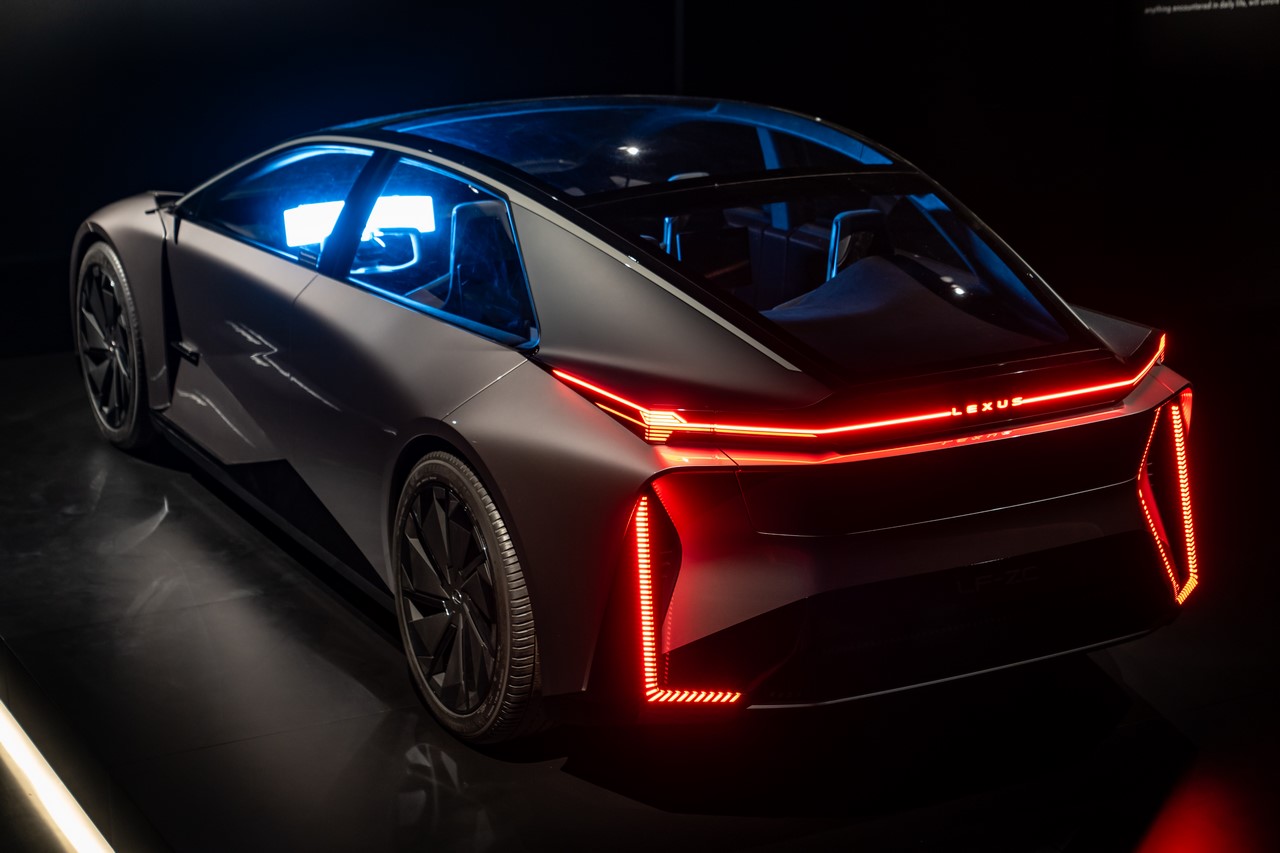 INSTALACJE LEXUSA NA MILAN DESIGN WEEK PREZENTUJĄ POTENCJAŁ TECHNOLOGII SKONCENTROWANYCH NA CZŁOWIEKU