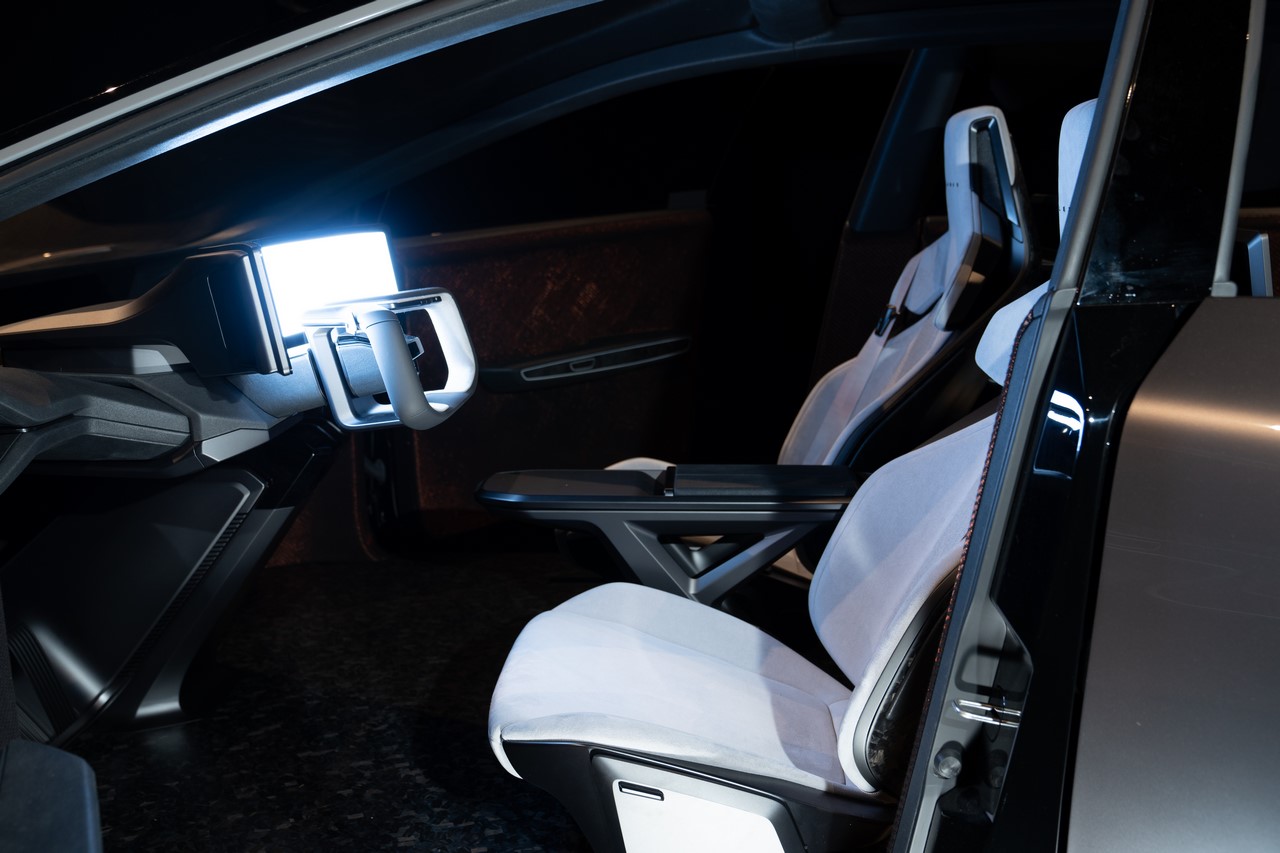 INSTALACJE LEXUSA NA MILAN DESIGN WEEK PREZENTUJĄ POTENCJAŁ TECHNOLOGII SKONCENTROWANYCH NA CZŁOWIEKU