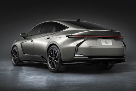 NOWY LEXUS ES. WYJĄTKOWY DESIGN SEDANA. ELEGANCJA I KOMFORT NA WYŻSZYM POZIOMIE 