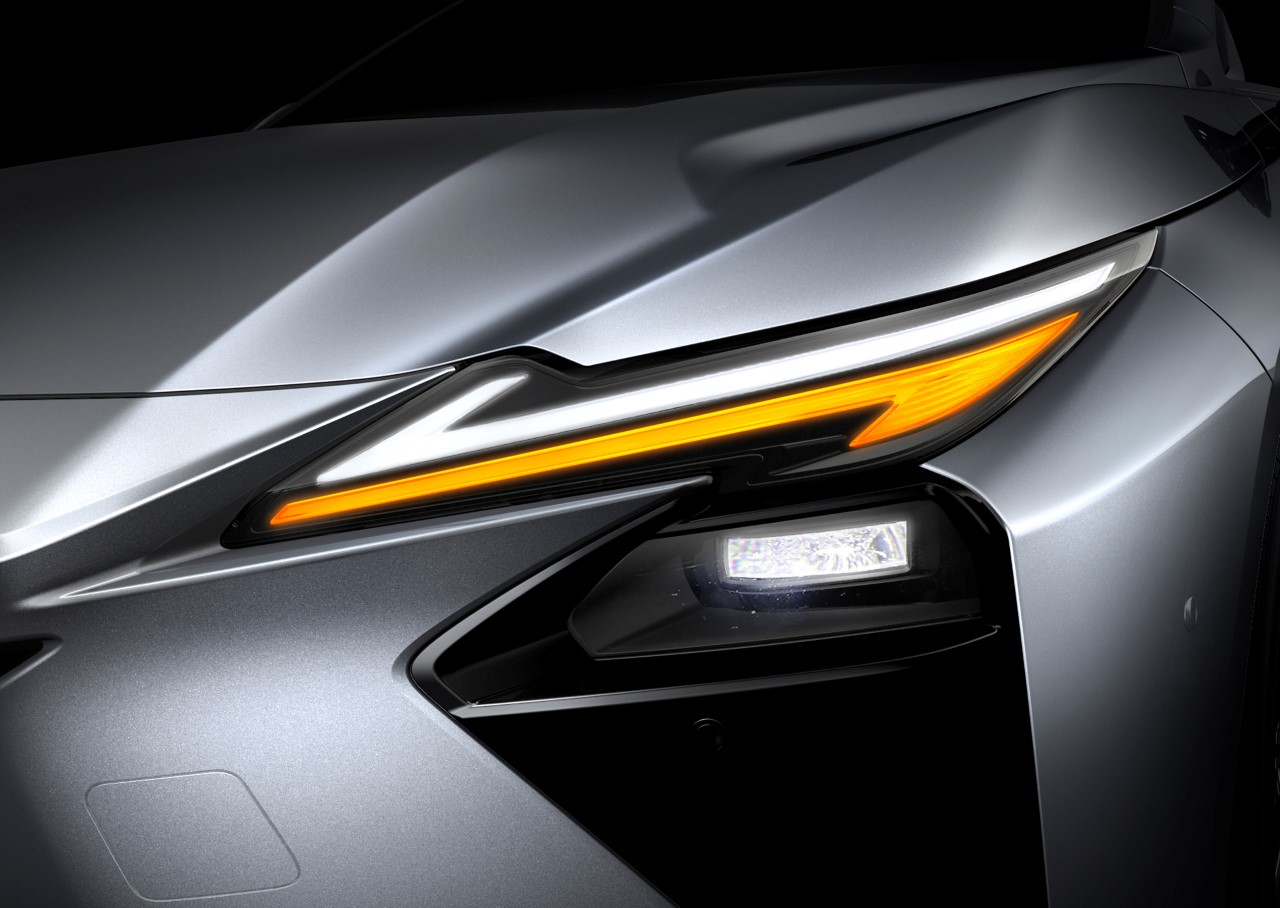 NOWY LEXUS ES. WYJĄTKOWY DESIGN SEDANA. ELEGANCJA I KOMFORT NA WYŻSZYM POZIOMIE 