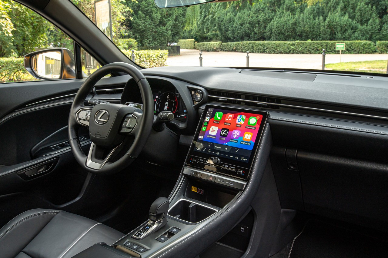 LEXUS LBX Z DARMOWYM PAKIETEM COMFORT. WARUNKIEM JEST ZAKUP KÓŁ ZIMOWYCH