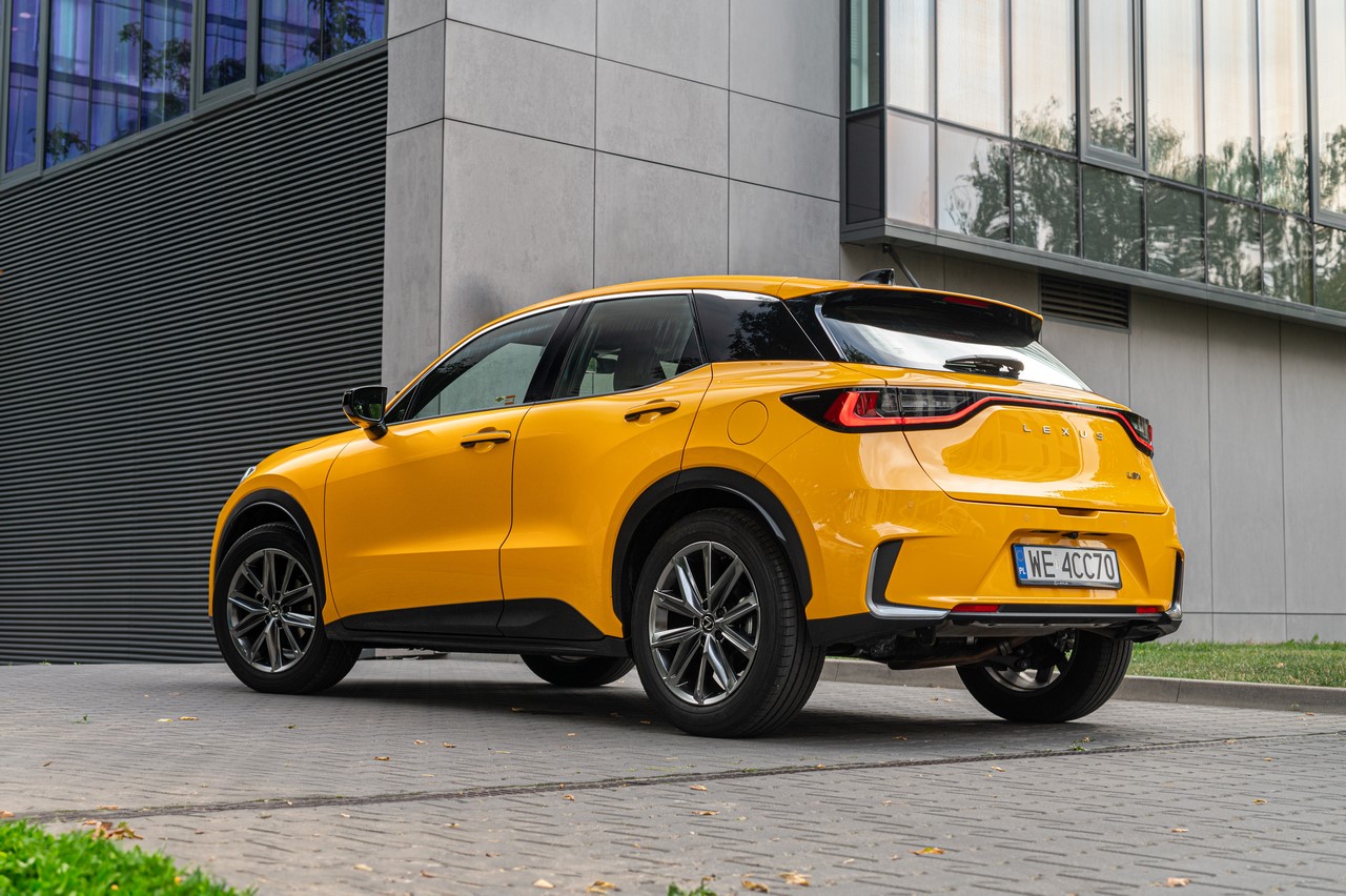 LBX TO PRAWDZIWE AUTO KLASY PREMIUM. TECHNOLOGIE I JAKOŚĆ Z WIĘKSZYCH SUV-ÓW LEXUSA