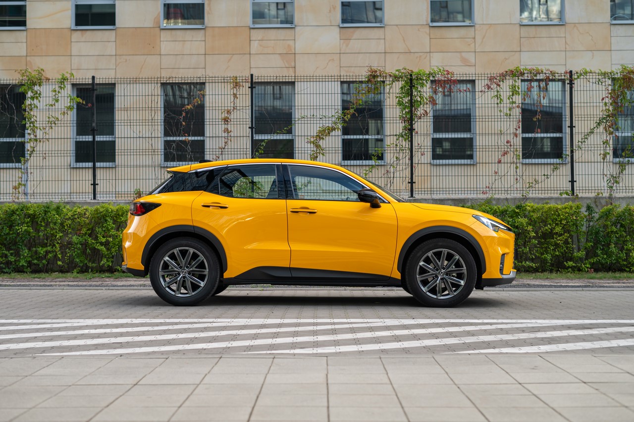 LBX TO PRAWDZIWE AUTO KLASY PREMIUM. TECHNOLOGIE I JAKOŚĆ Z WIĘKSZYCH SUV-ÓW LEXUSA