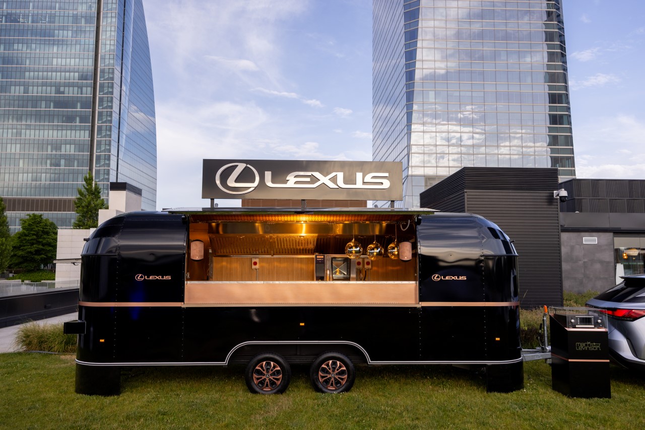 EKSKLUZYWNY FOOD TRUCK LEXUSA „OMOTENASHI ON-THE-GO”. NAJLEPSI SZEFOWIE W PROFESJONALNEJ KUCHNI NA KOŁACH