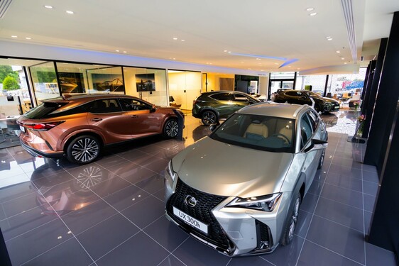 NOWY SALON LEXUSA W PŁOCKU