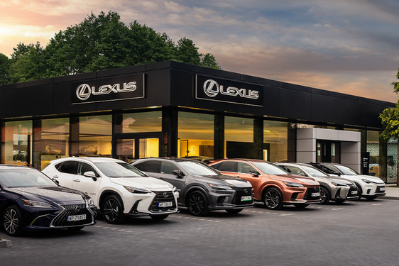 NOWY SALON LEXUSA W PŁOCKU