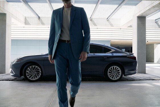 Lexus ES 2023