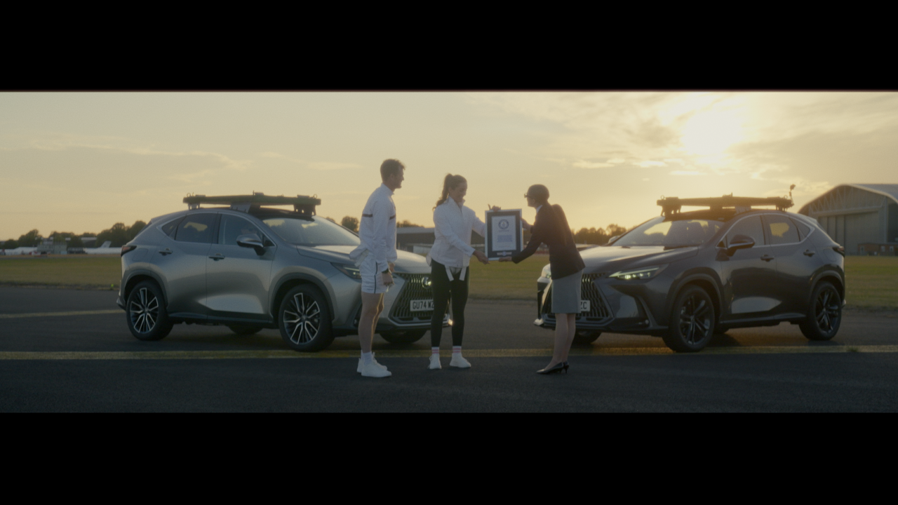 DWA TENISOWE REKORDY GUINNESSA USTANOWIONE NA DACHACH LEXUSÓW NX