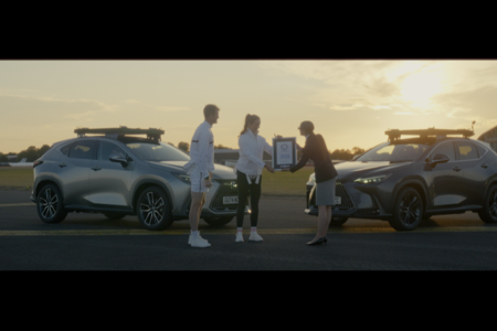 DWA TENISOWE REKORDY GUINNESSA USTANOWIONE NA DACHACH LEXUSÓW NX