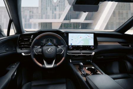 LEXUS ZWIĘKSZYŁ RABATY I KORZYŚCI DLA MODELU RX. NAJMOCNIESZY RX 500h OD 395 300 ZŁ