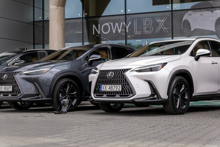 HYBRYDOWE LEXUSY NX DOŁĄCZYŁY DO FLOTY FIRMY BIELENDA