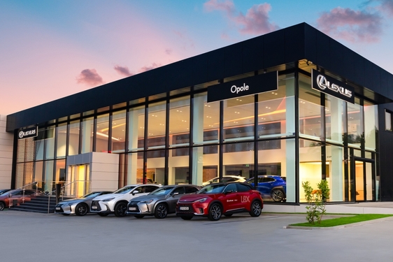 LEXUS OPOLE 24. SALONEM MARKI W POLSCE