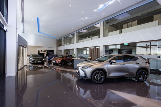 LEXUS OPOLE 24. SALONEM MARKI W POLSCE