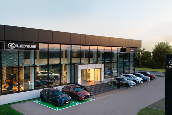 LEXUS OPOLE 24. SALONEM MARKI W POLSCE
