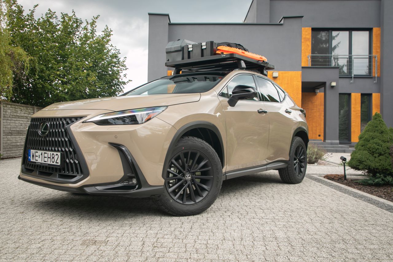 CROSSOVERY I SUV-Y LEXUSA JESZCZE BARDZIEJ UNIWERSALNE. 25% RABATU NA AKCESORIA DO TRANSPORTU ROWERÓW