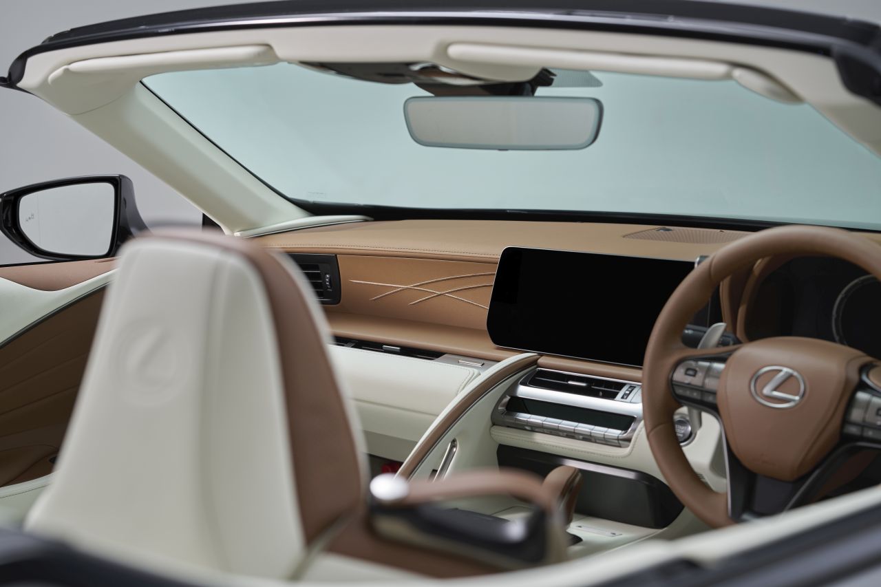 LEXUS LC 500 PINNACLE. KOLEKCJONERSKA WERSJA SPECJALNA DLA JAPONII