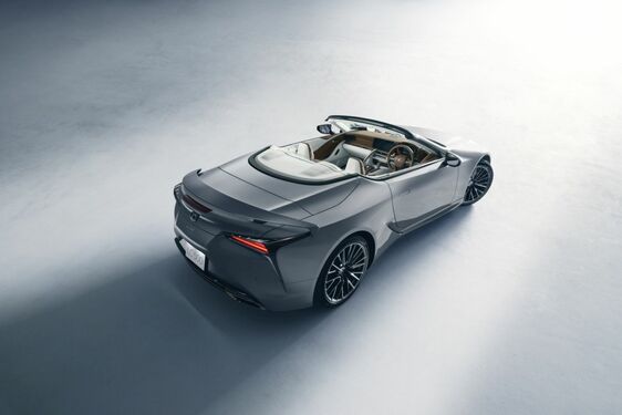 LC 500 i LC 500 Convertible Pinnacle