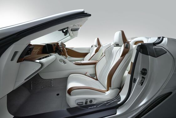 LC 500 i LC 500 Convertible Pinnacle