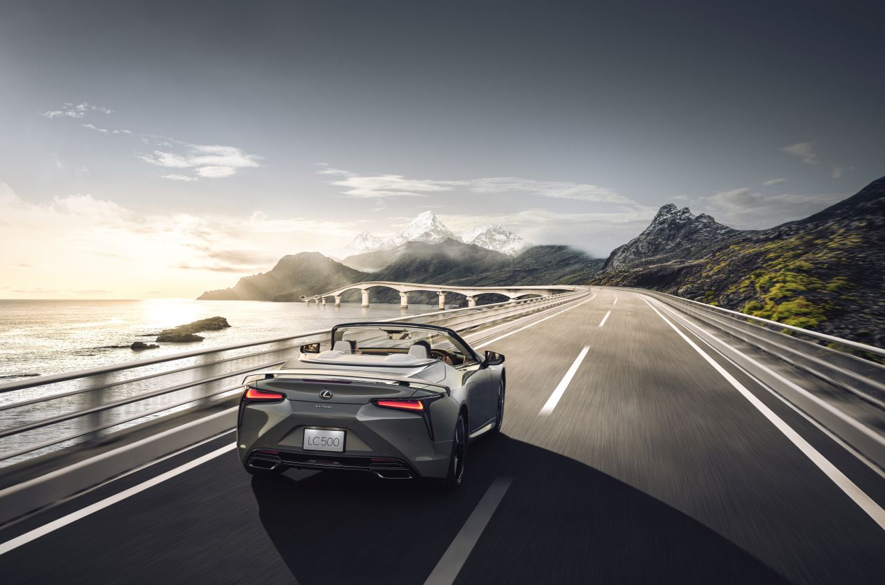 LEXUS LC 500 PINNACLE. KOLEKCJONERSKA WERSJA SPECJALNA DLA JAPONII