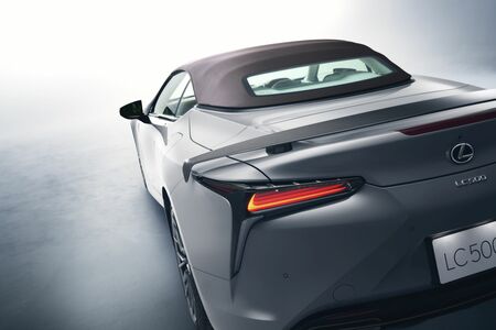 LEXUS LC 500 PINNACLE. KOLEKCJONERSKA WERSJA SPECJALNA DLA JAPONII