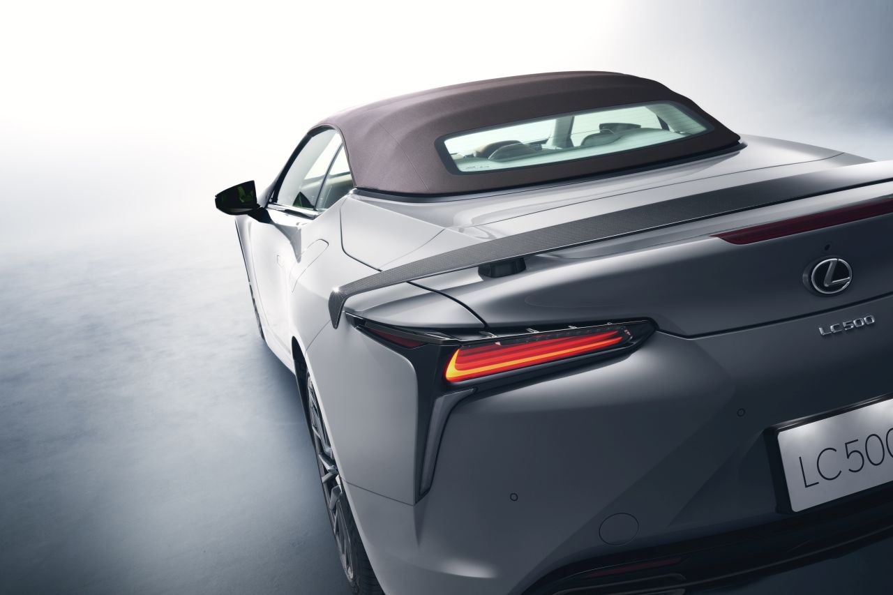 LEXUS LC 500 PINNACLE. KOLEKCJONERSKA WERSJA SPECJALNA DLA JAPONII