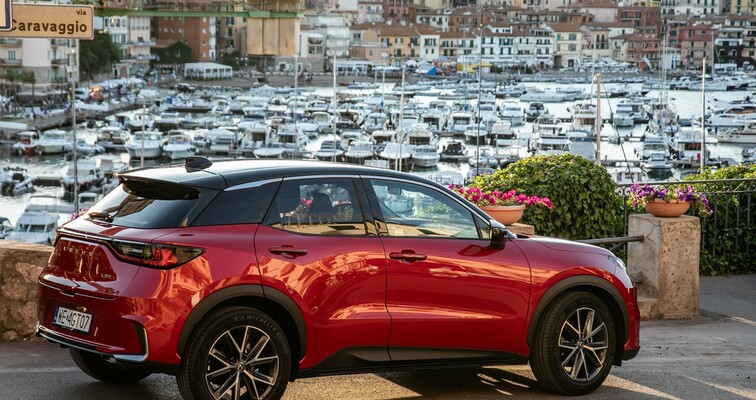 JAK LEXUS STAŁ SIĘ MARKĄ PREMIUM NR 1 W JAPONII