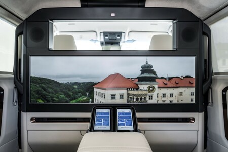 SAMOCHODY LEXUSA IDEALNE DO PODRÓŻY DLA PASAŻERÓW VIP