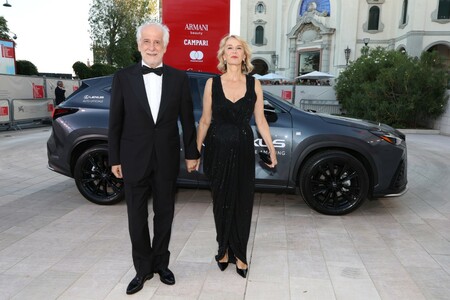 NOWY LEXUS ES WŚRÓD GWIAZD KINA NA CZERWONYM DYWANIE FESTIWALU W WENECJI
