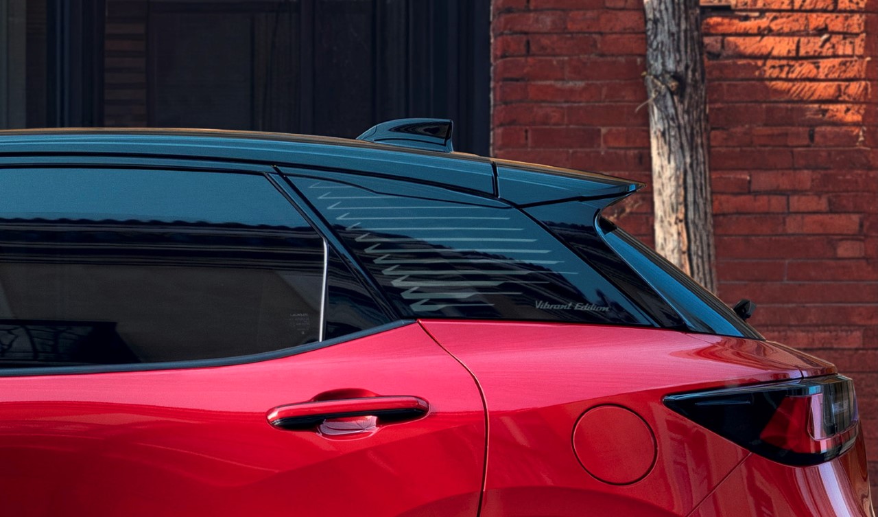 LEXUS LBX W LIMITOWANEJ WERSJI VIBRANT EDITION OD 174 000 ZŁ