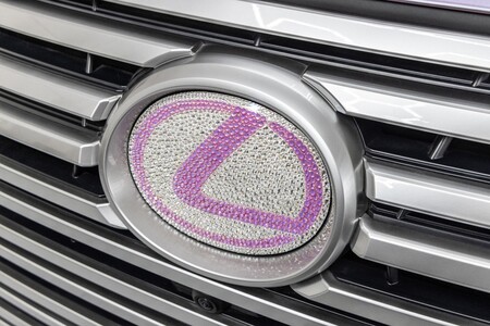 GLAM LX. SUV LEXUSA PRZEROBIONY NA STUDIO BEAUTY DLA GOŚCI VIP
