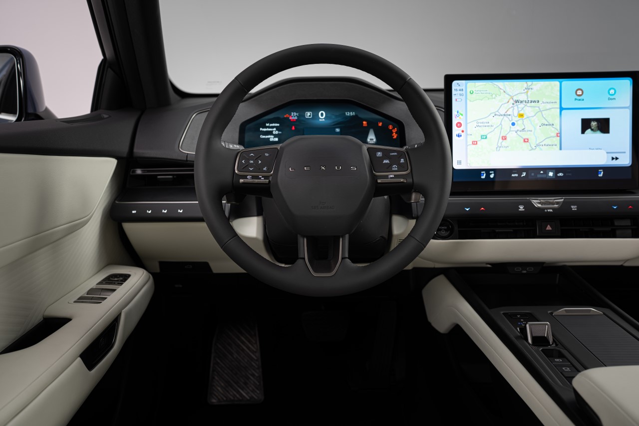 NOWY LEXUS ES OD 260 000 ZŁ W PRZEDSPRZEDAŻY