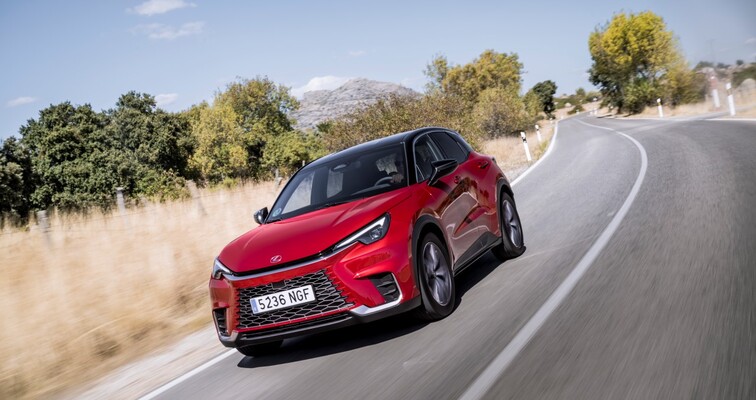 TRZY KWARTAŁY SPRZEDAŻOWYCH REKORDÓW LEXUSA. LBX BESTSELLEREM W EUROPIE