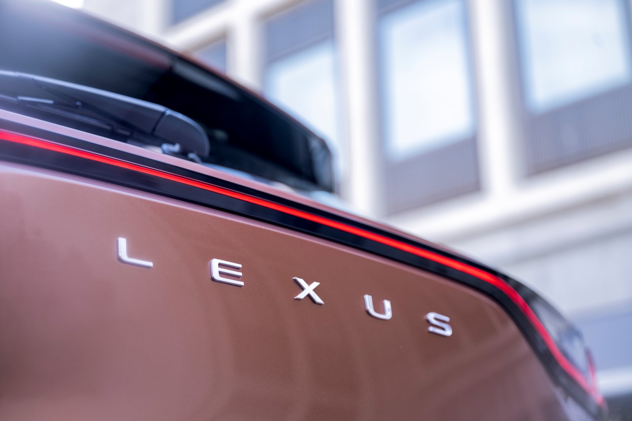 LEXUS ZAPRASZA NA WIELOZMYSŁOWE DOŚWIADCZANIE LUKSUSU