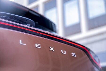 LEXUS ZAPRASZA NA WIELOZMYSŁOWE DOŚWIADCZANIE LUKSUSU